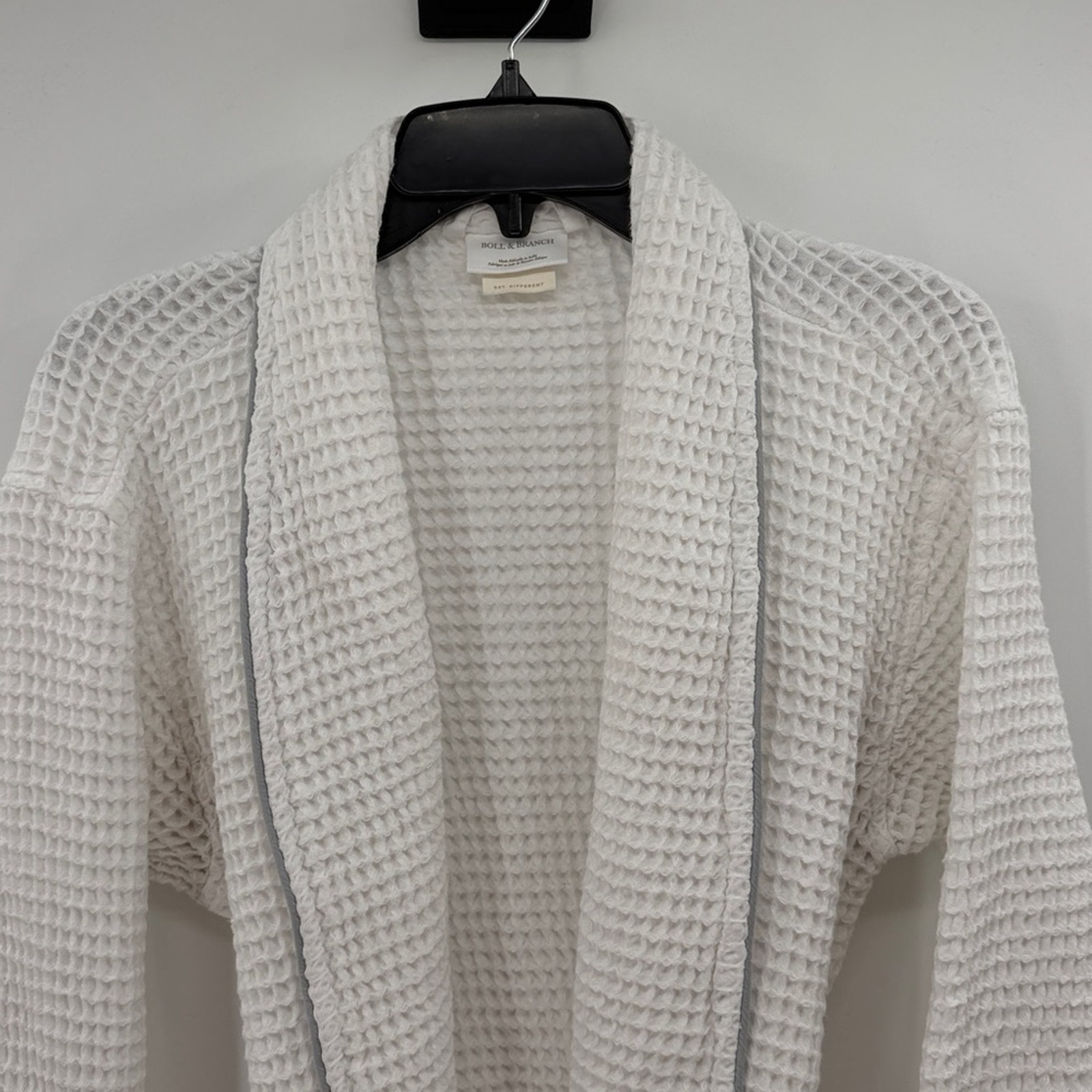 Boll & Branch Organic Cotton Waffle Bathrobe - White/Gray - Large — image 2 of 8